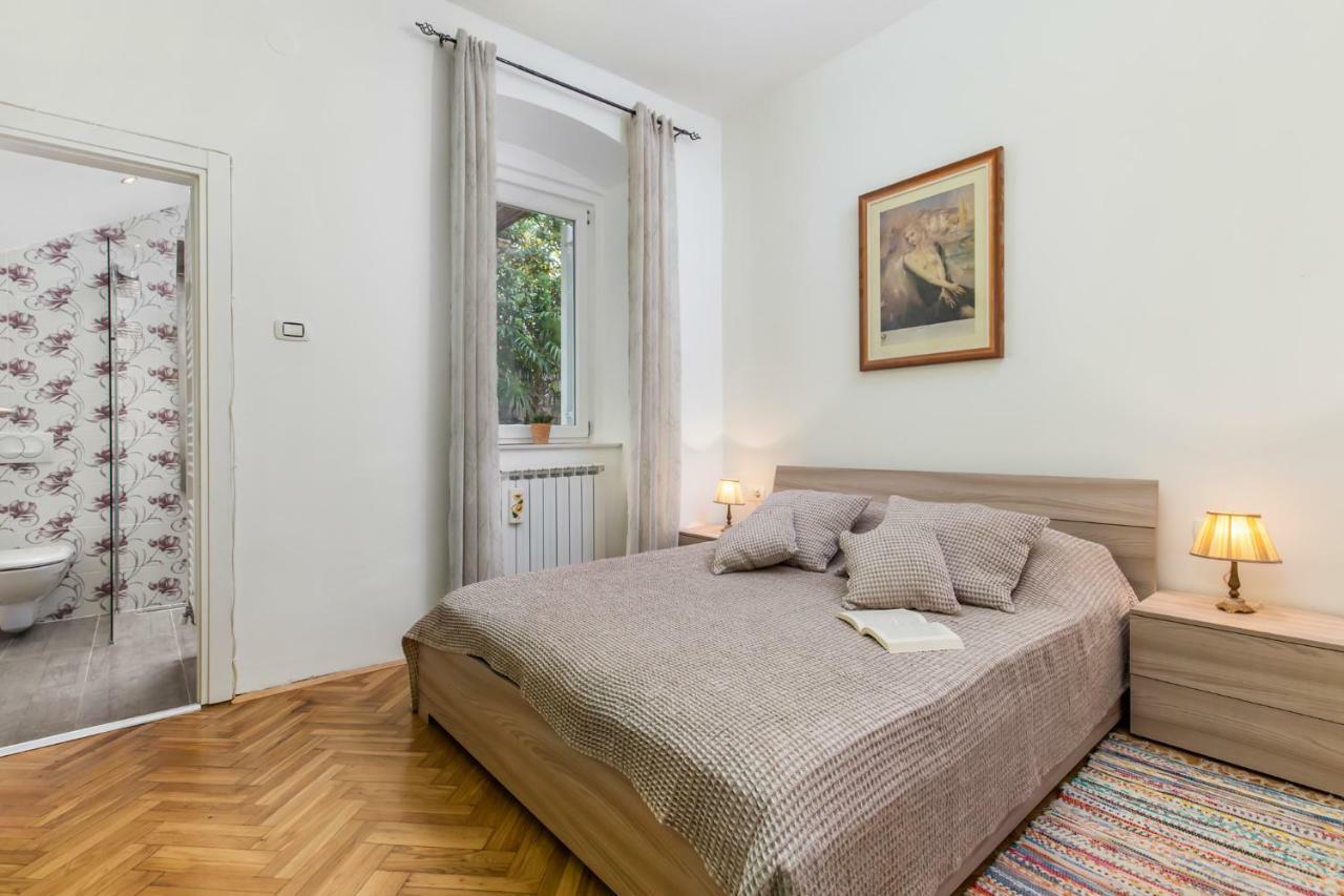 Apartman Villa Carolina 里耶卡 外观 照片
