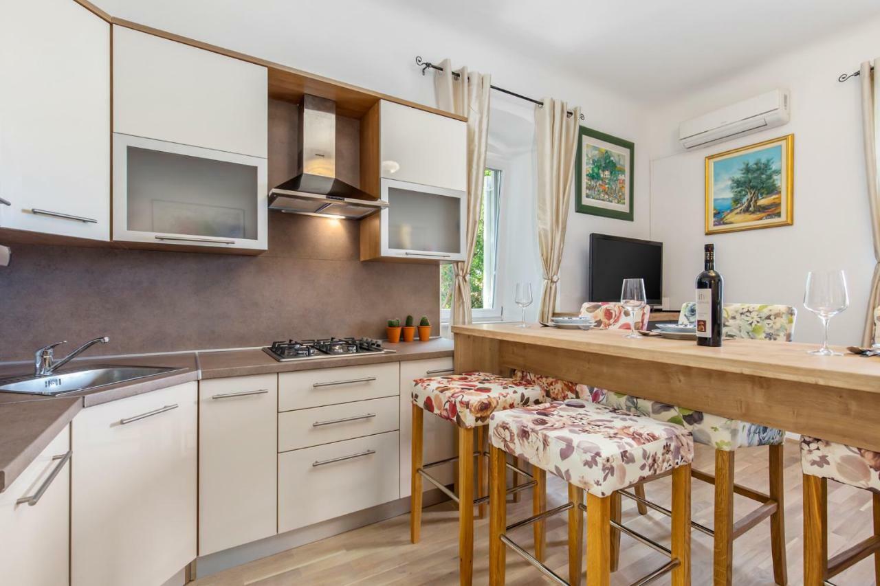 Apartman Villa Carolina 里耶卡 外观 照片