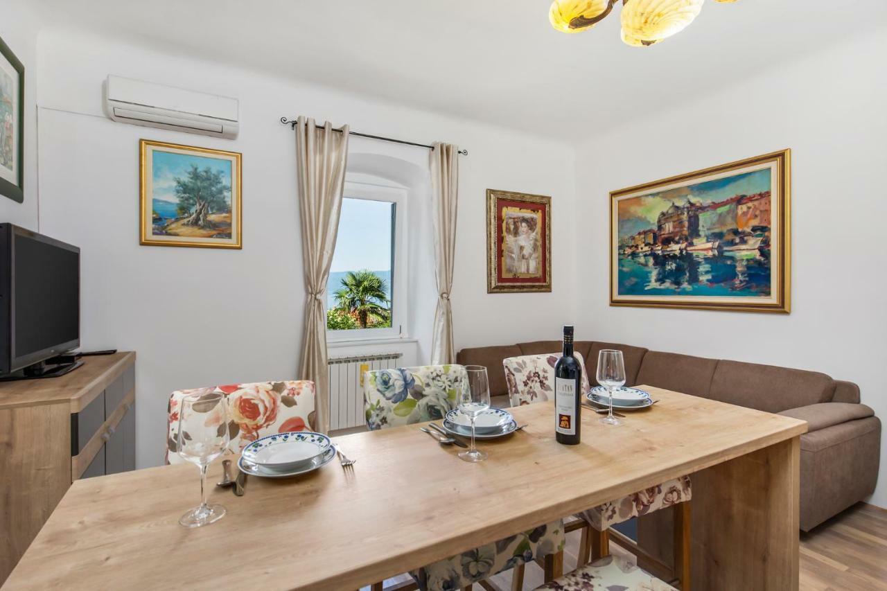 Apartman Villa Carolina 里耶卡 外观 照片